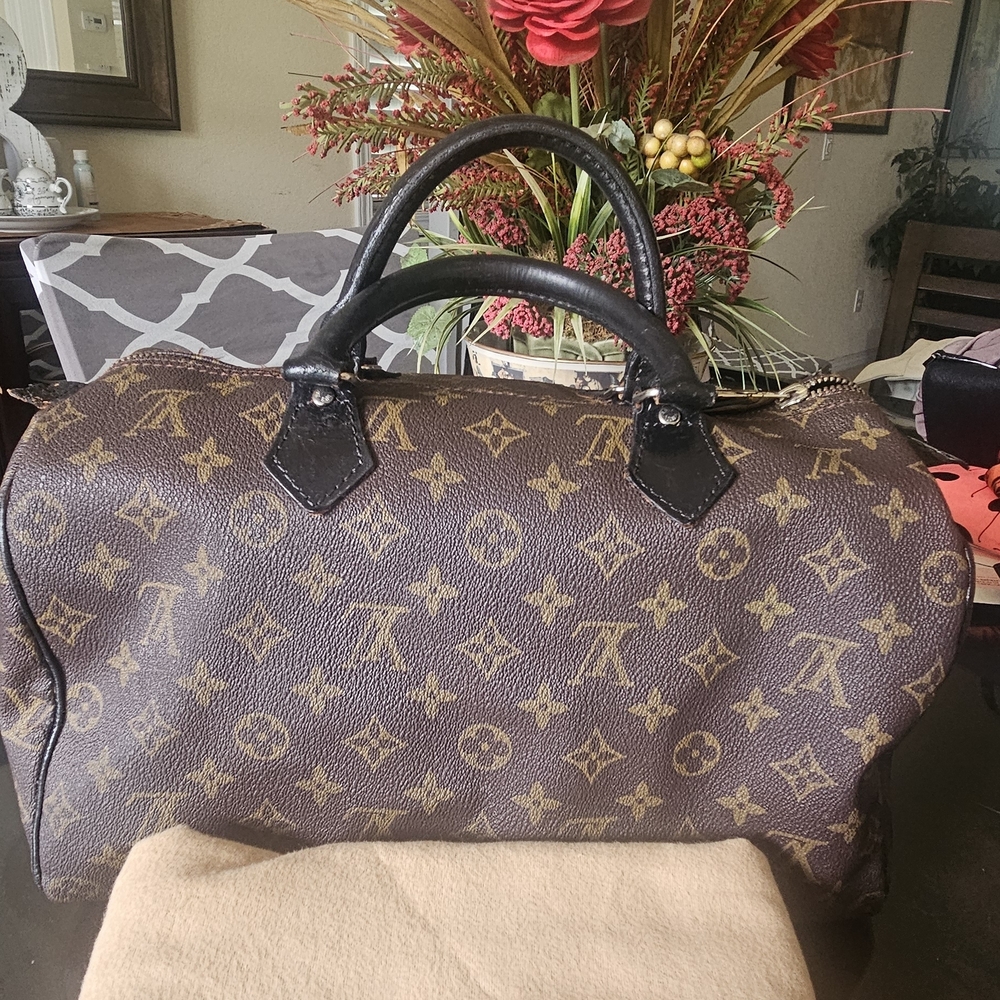 Louis Vuitton Vintage Speedy 35 With Flaws